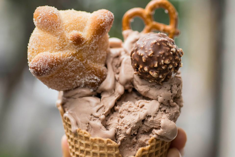 helado con pan de muerto