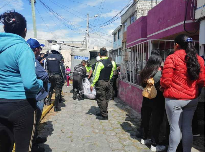 Pareja muere al caer de un tercer piso mientras tenía sexo