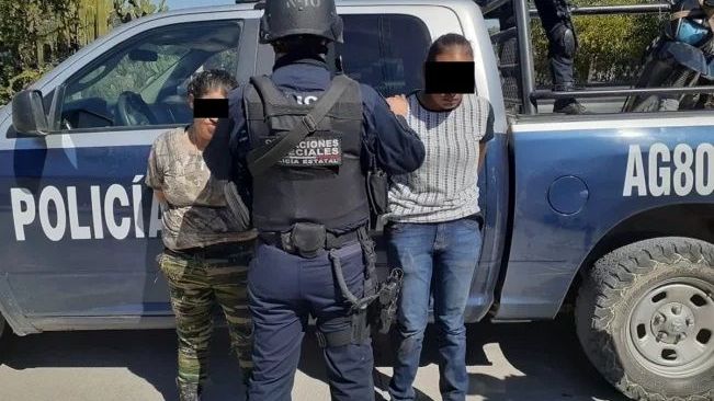 Policías detienen a mujer tras robarse más de 85 mil pesos en joyas