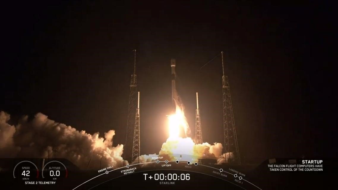 Lanza SpaceX su cuarto lote de satélites Starlink que transmiten Internet