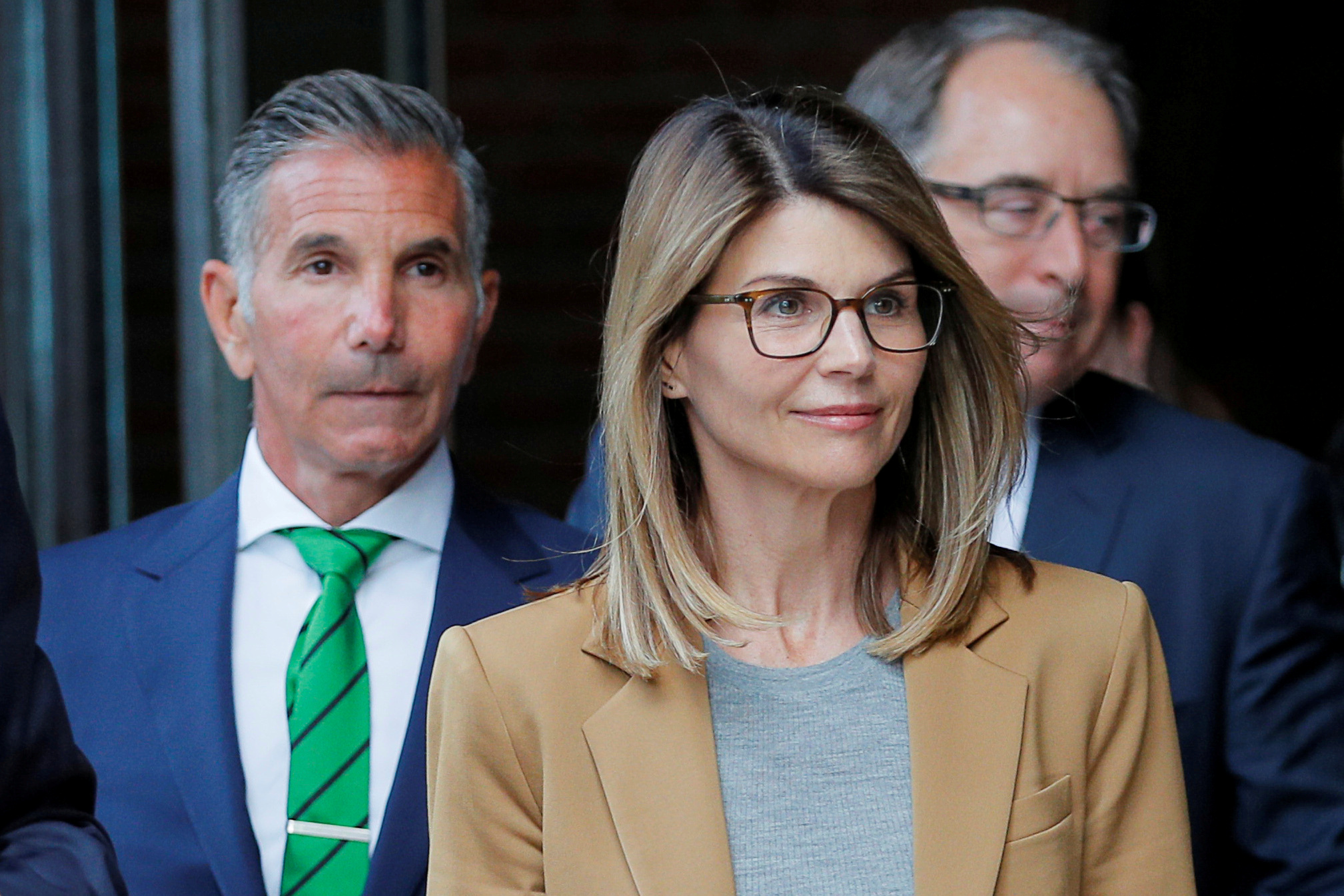 Lori Loughlin, actriz de ‘Full House’ y su esposo, a prisión por soborno a universidad